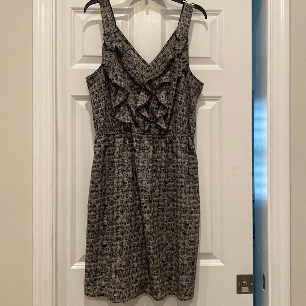 Mossimo Women's Black Gray Ruffle V-Neck Midi Dress Size Large Sleeveless